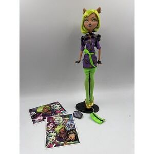Monster High Dawn of the Dance Clawdeen Wolf & Accessories, Stand - COMPLETE !